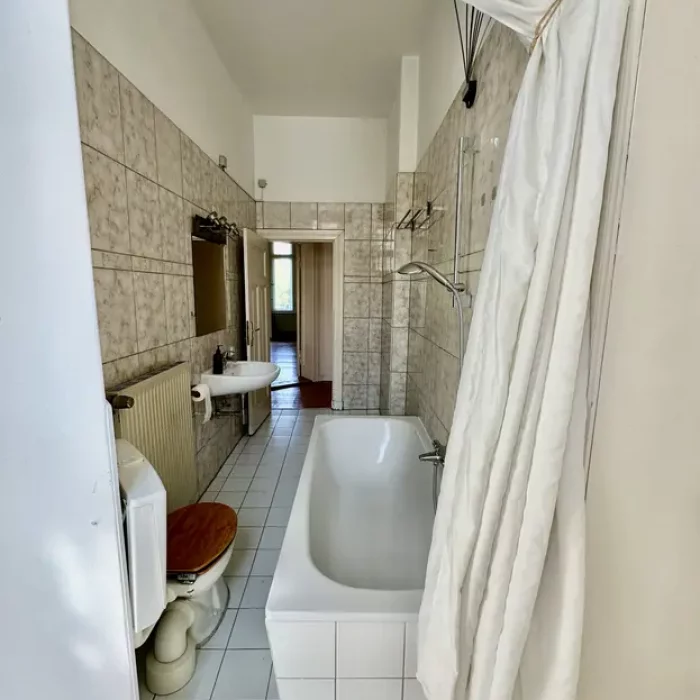 445884d9 fec9 445f bd3a b2f7fab80113 1966637780