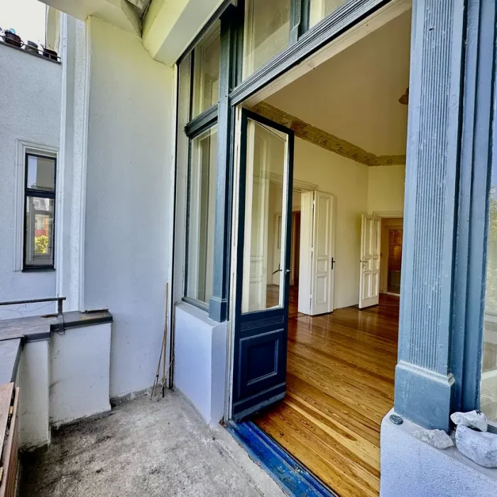 b0492e4e 44fc 4e93 9a47 5fd433f94b81 1966637745