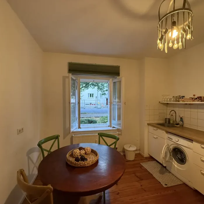 e67fafc7 c587 4845 b756 5936a9cb9b2c 1948787335