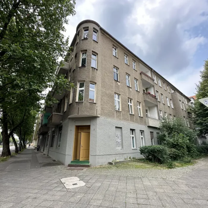 ea0a25bb cbf5 4a63 b46d 19a06d9393d9 1967406927