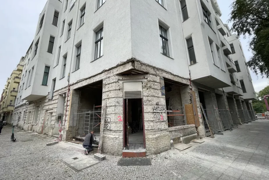 d1351c8f b5aa 4f28 8645 74764a875219 1976046553